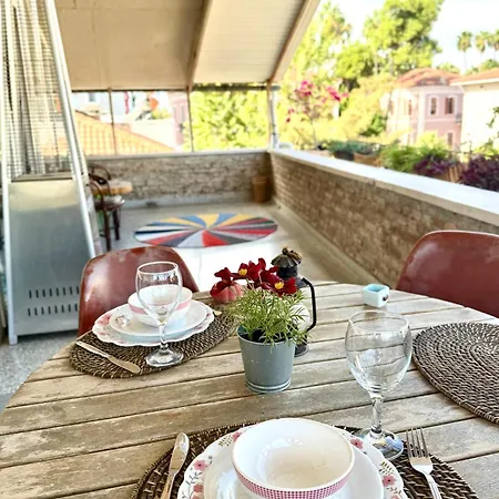 Daire Kaleiçi Muhteşem Teras Keyfi Harika Dizayn Ve Lokasyon