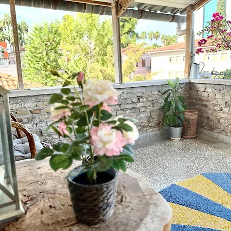 Kaleiçi Muhteşem Teras Keyfi Harika Dizayn Ve Lokasyon Daire